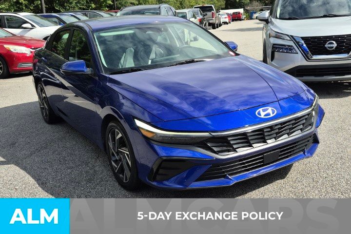 2024 Hyundai Elantra Limited photo 3