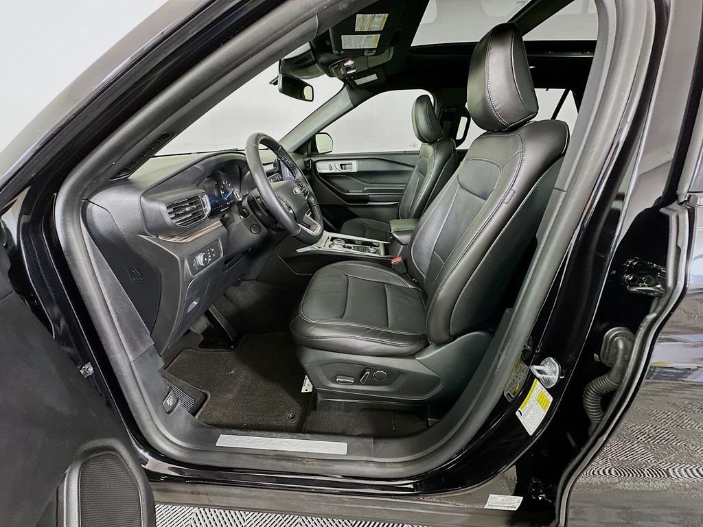 Thumbnail: 2020 Ford Explorer - 22