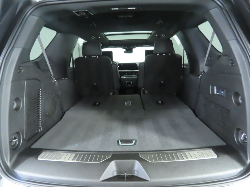 Thumbnail: 2025 Chevrolet Tahoe - 31