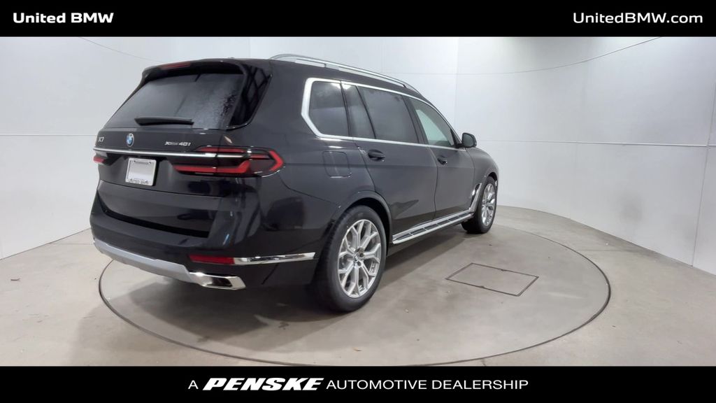 2025 BMW X7 xDrive40i 8