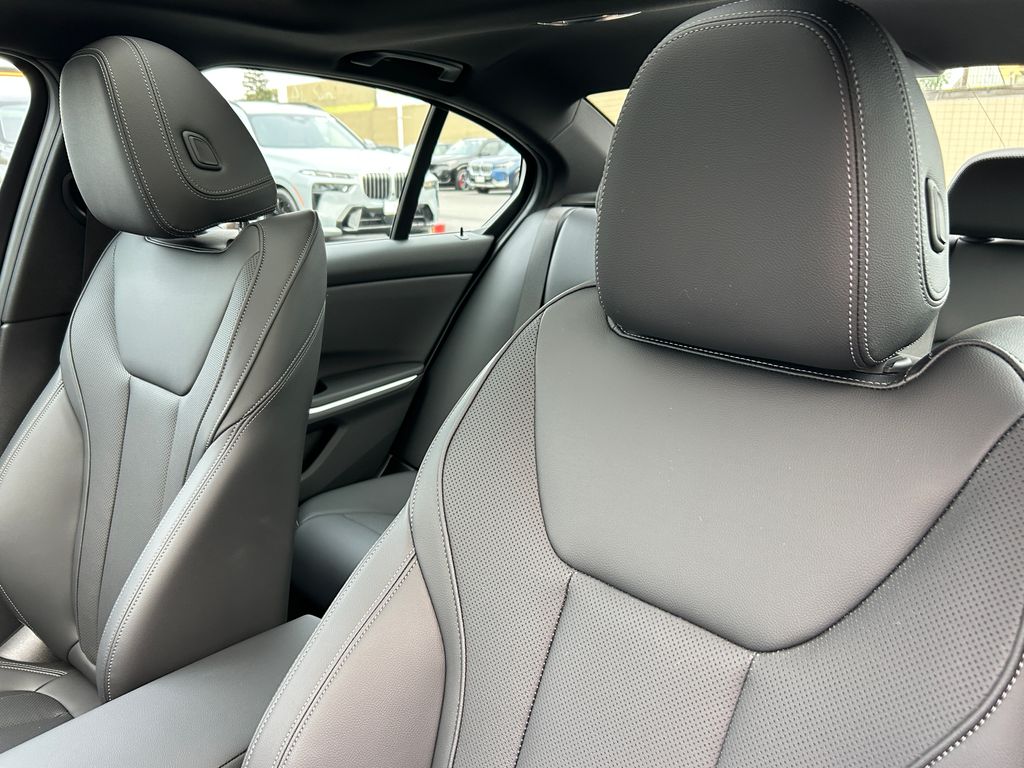 2023 BMW 3 Series 330i 14