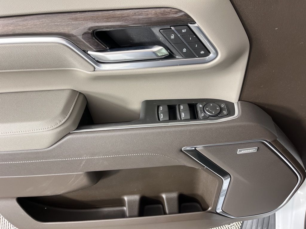 2025 Chevrolet Silverado 1500 LTZ 27