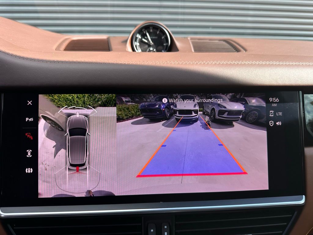 Thumbnail: 2022 Porsche Cayenne - 27