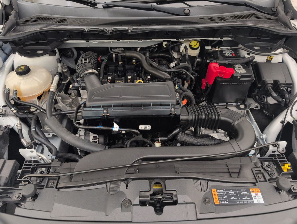 2023 Oxford White Ford Escape Base FWD SUV