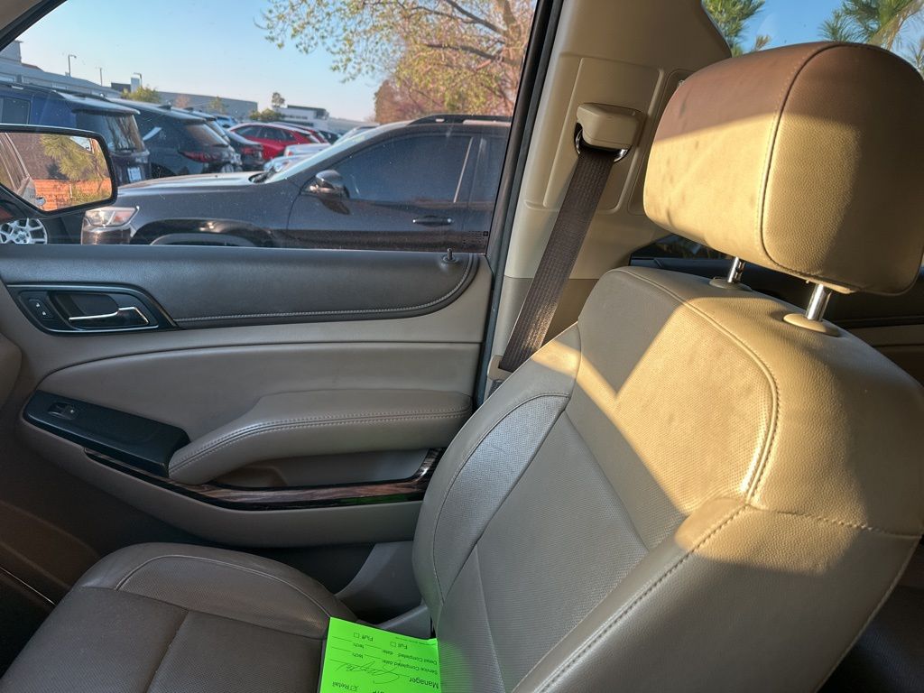 Used 2017 White GMC SLT image 23