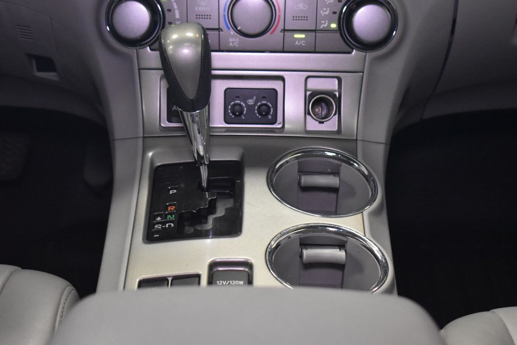 2013 Toyota Highlander Plus 17