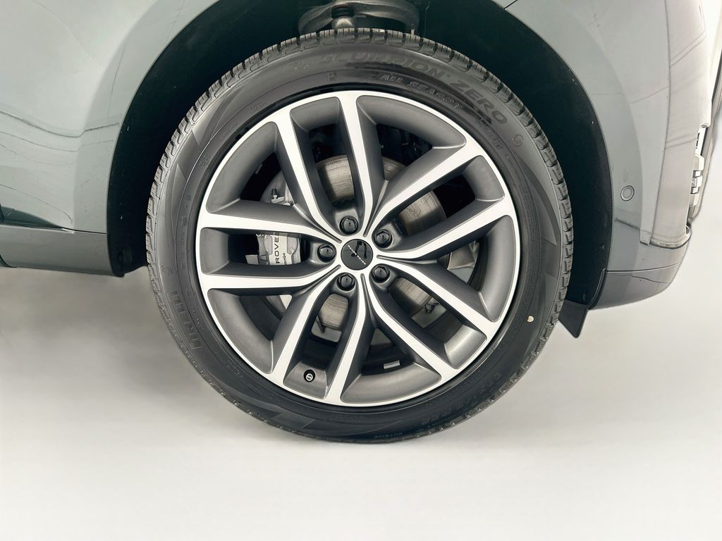 Thumbnail: 2026 Land Rover Range Rover - 31