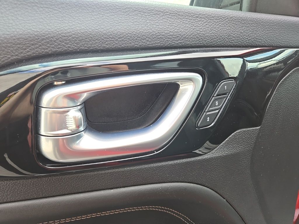 Used 2022 Red Jeep Limited image 16