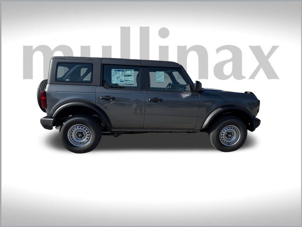 2025 Ford Bronco Base photo 11