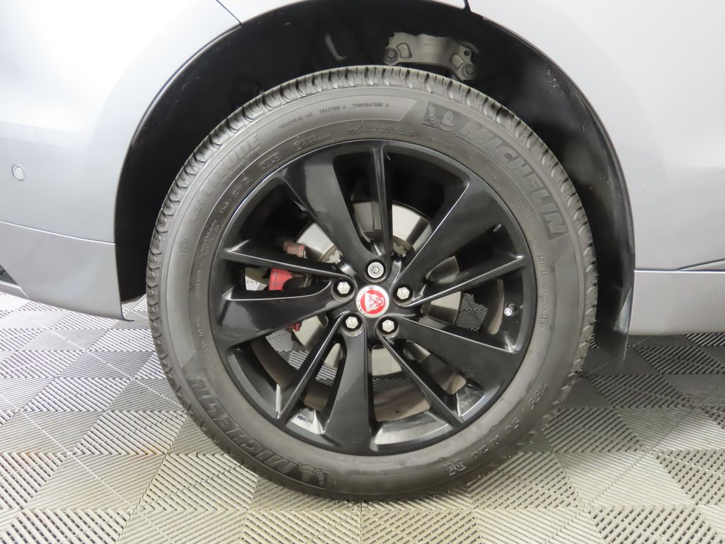 Thumbnail: 2021 Jaguar F-Pace - 30