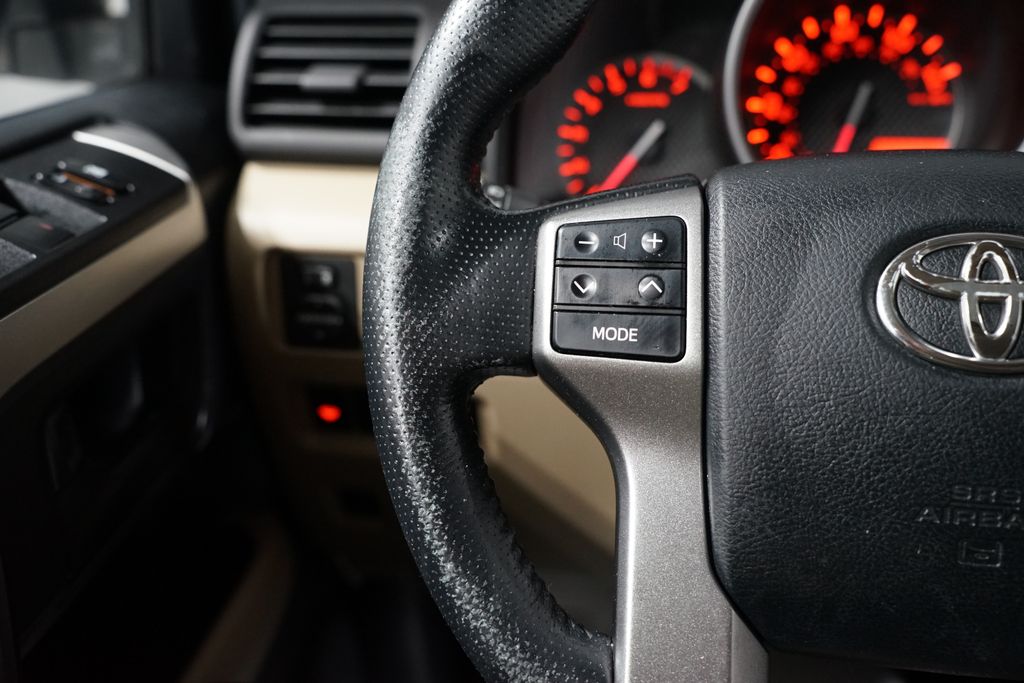 Thumbnail: 2011 Toyota 4Runner - 15
