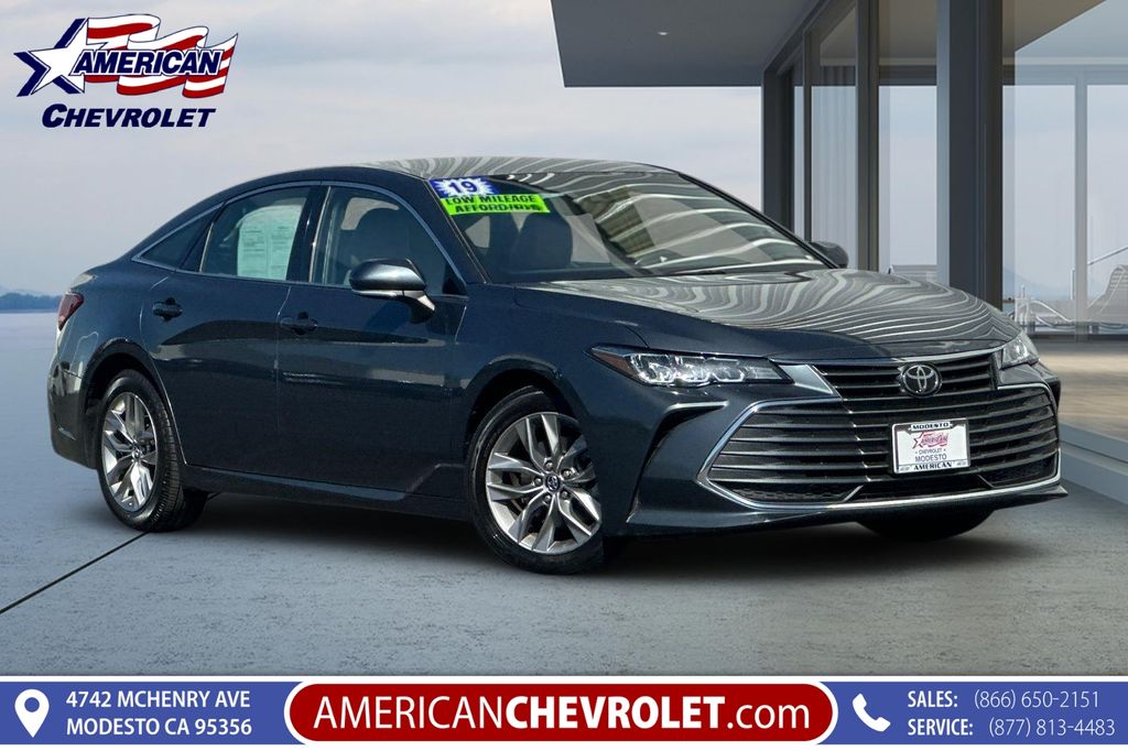  2019 Toyota Avalon XLE FWD   
