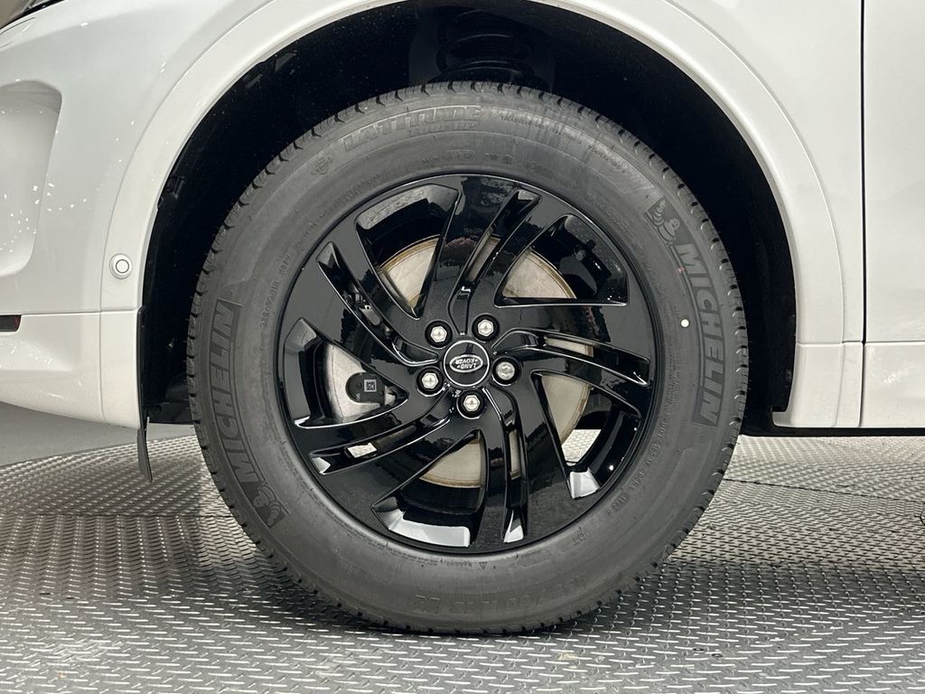 2024 Land Rover Discovery Sport S 11