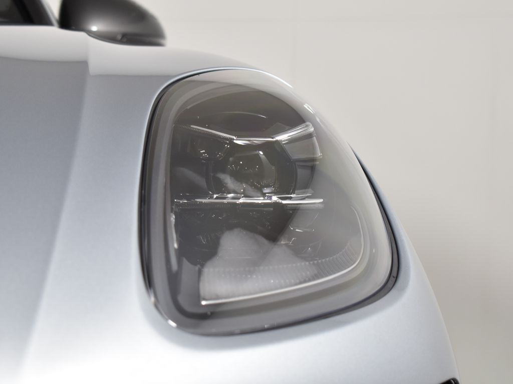 Thumbnail: 2026 Porsche Macan - 11