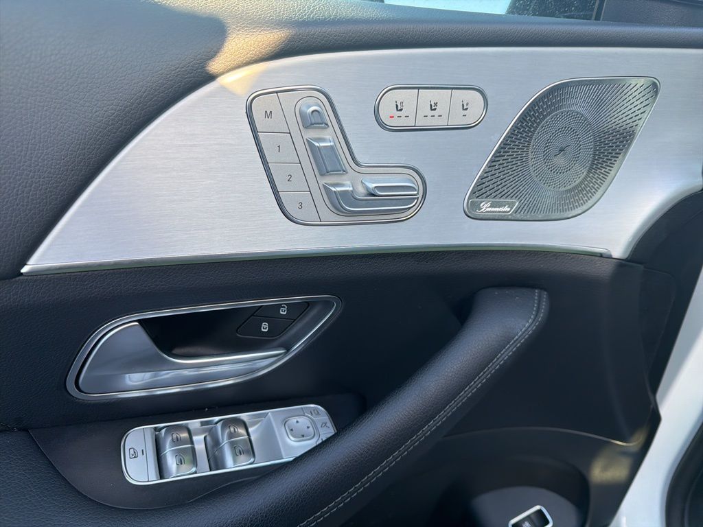 Thumbnail: 2025 Mercedes-Benz GLE - 28