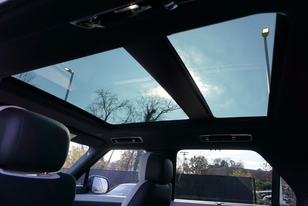 Thumbnail: 2025 Land Rover Range Rover Sport - 16