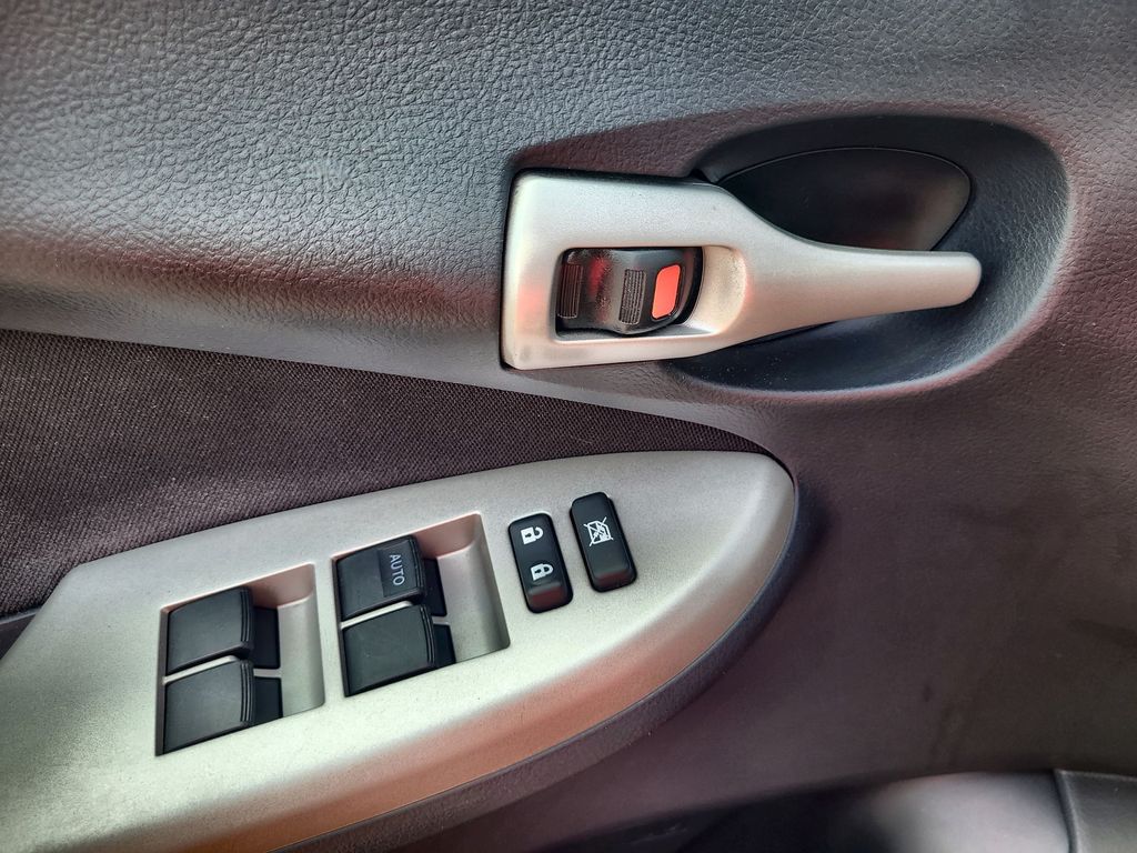 2010 Toyota Corolla S 11