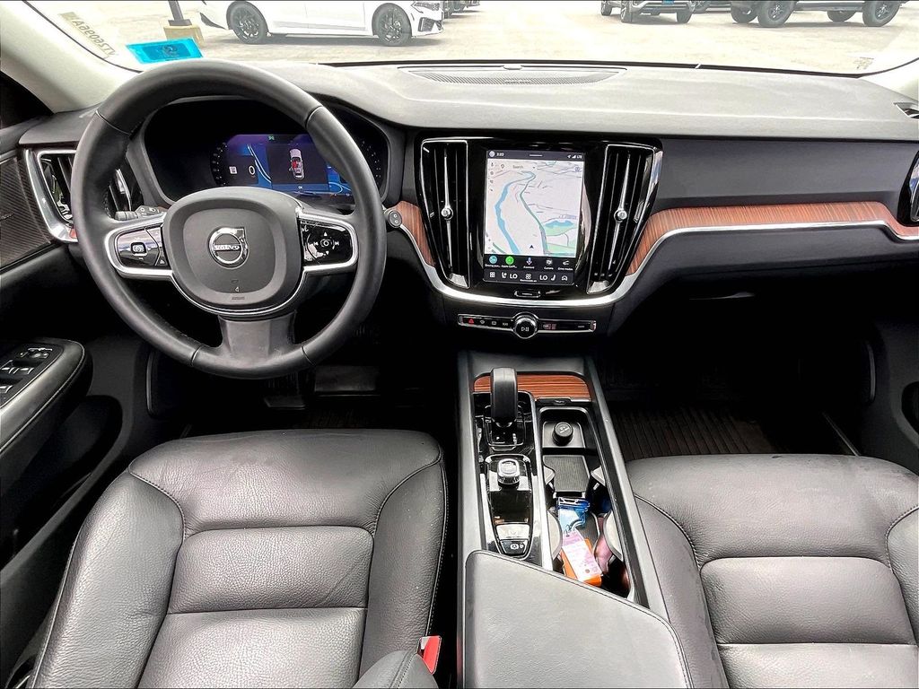 2025 Volvo V60 Cross Country — photo 20