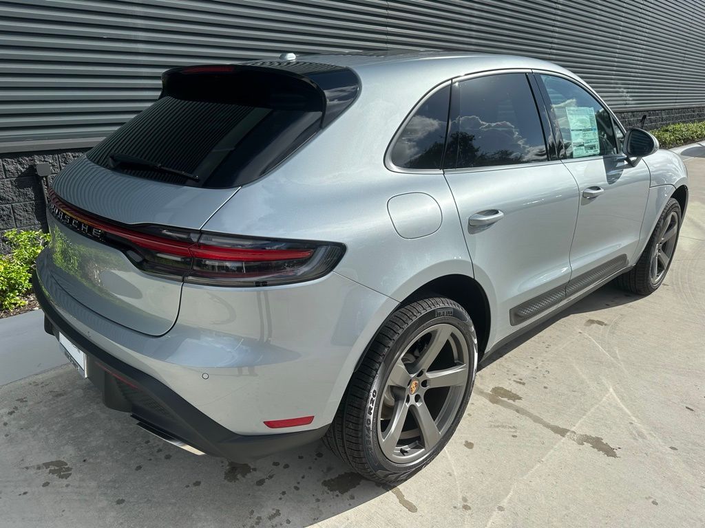 2025 Porsche Macan  7