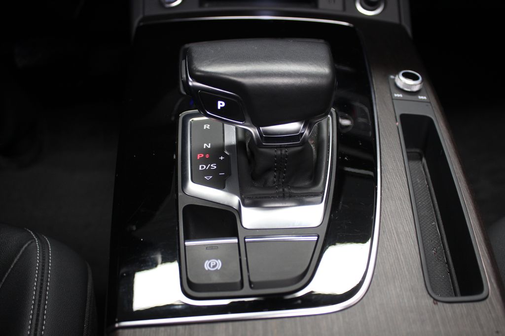 Thumbnail: 2023 Audi Q5 - 13