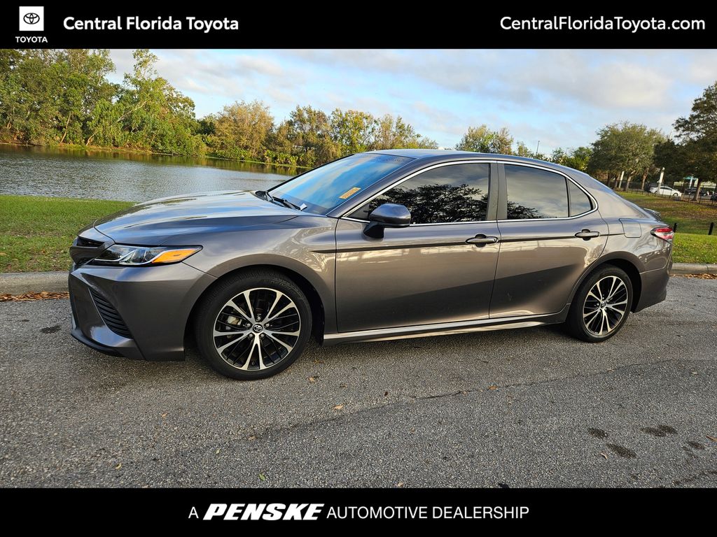 2018 Toyota Camry SE -
                Orlando, FL