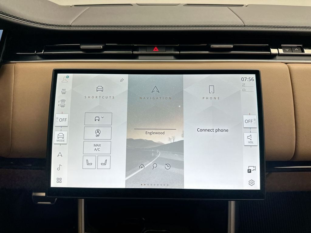 2025 Land Rover Range Rover SE 12