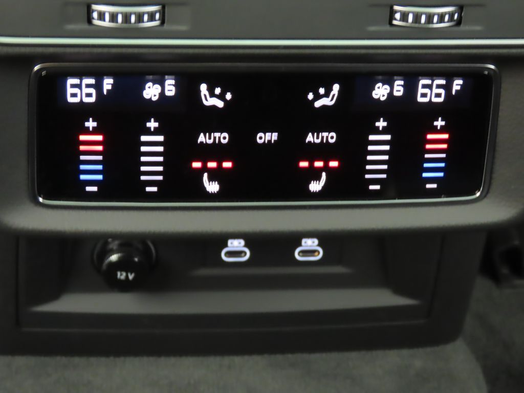 Thumbnail: 2025 Audi Q7 - 25