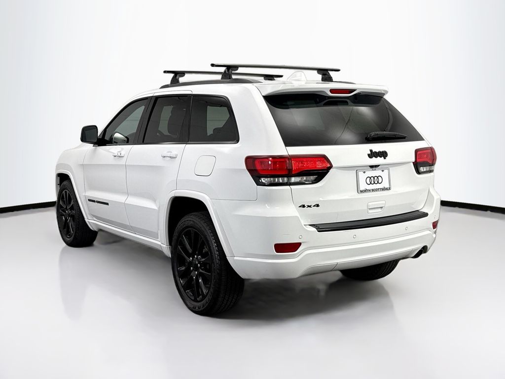 Thumbnail: 2017 Jeep Grand Cherokee - 7