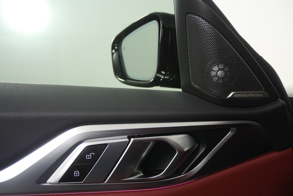 Thumbnail: 2025 BMW i4 - 10