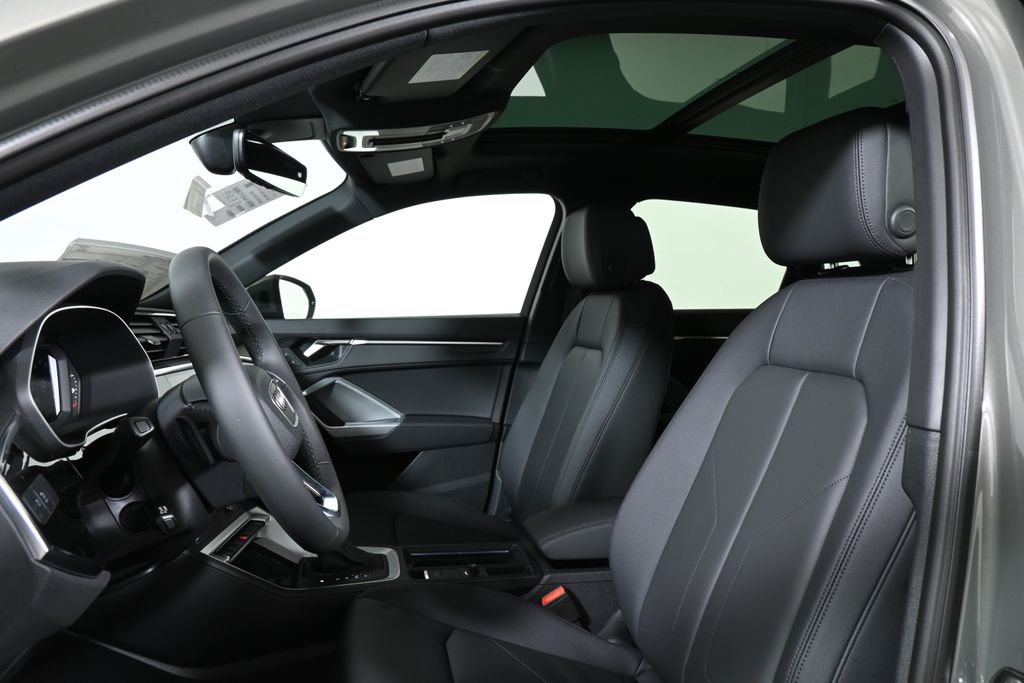 Thumbnail: 2025 Audi Q3 - 13