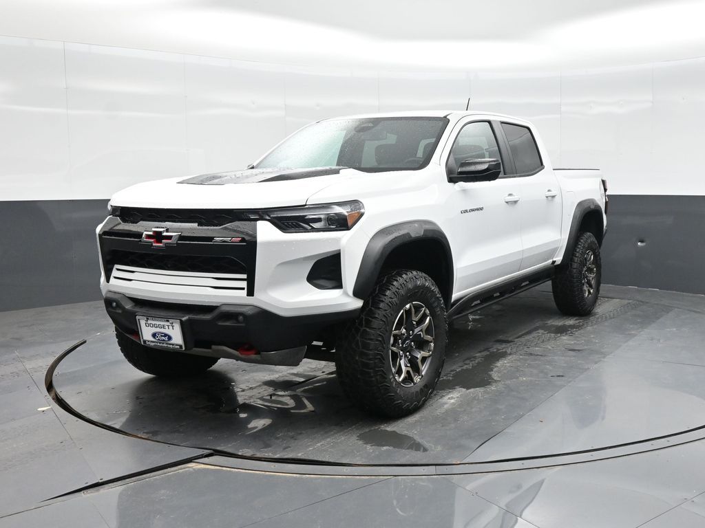 Summit White 2024 Chevrolet Colorado Pickup Truck Four-Wheel Drive 8-Speed Automatic