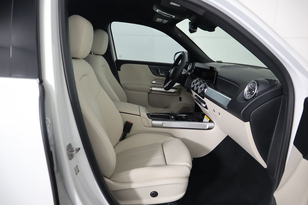 Thumbnail: 2025 Mercedes-Benz GLB - 20