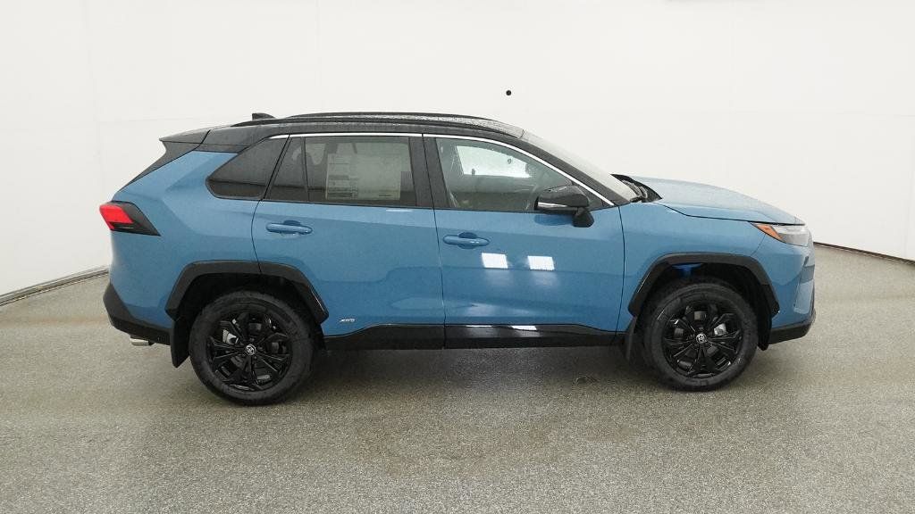 Thumbnail: 2025 Toyota RAV4 - 11