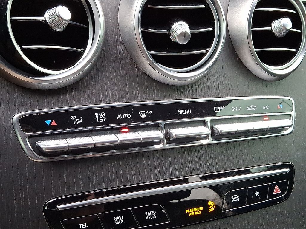 Thumbnail: 2022 Mercedes-Benz GLC - 16