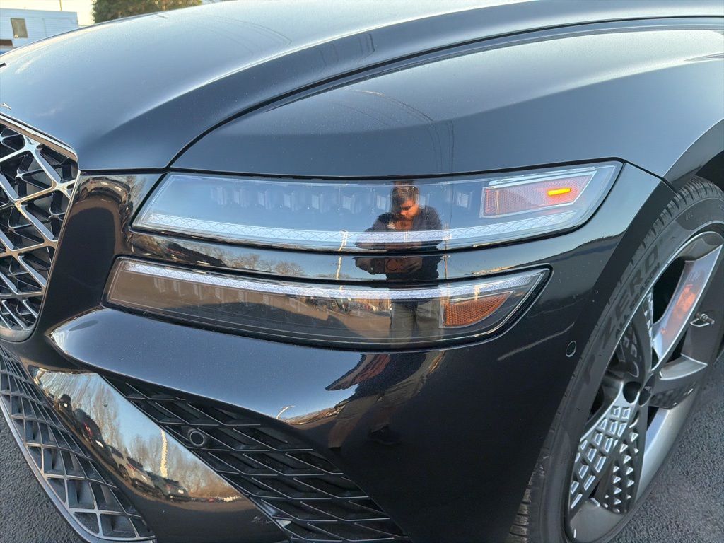 Thumbnail: 2025 Genesis G80 - 9