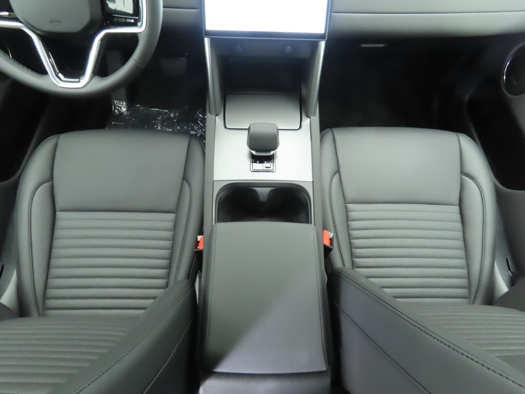 Thumbnail: 2025 Land Rover Discovery Sport - 17