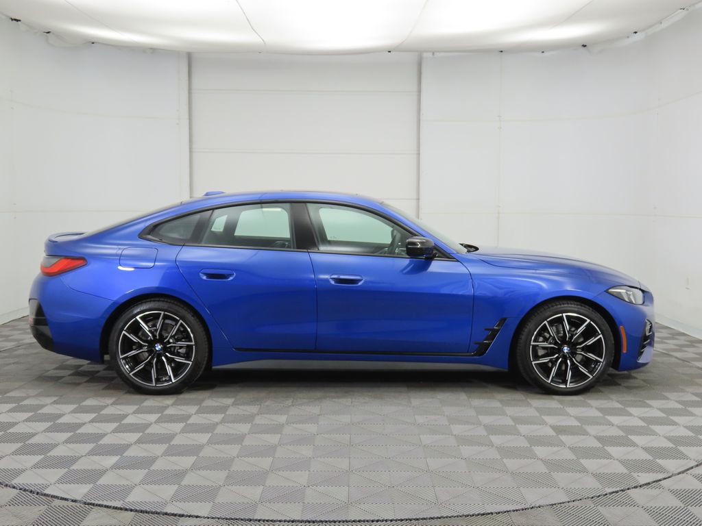 Thumbnail: 2025 BMW 4 Series - 4