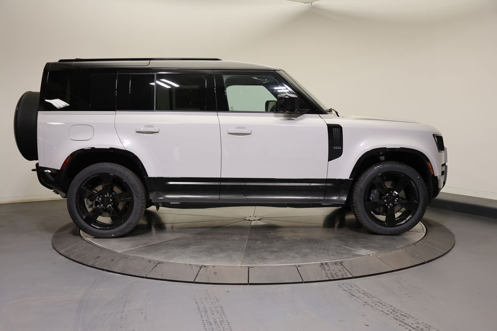 Thumbnail: 2026 Land Rover Defender - 6