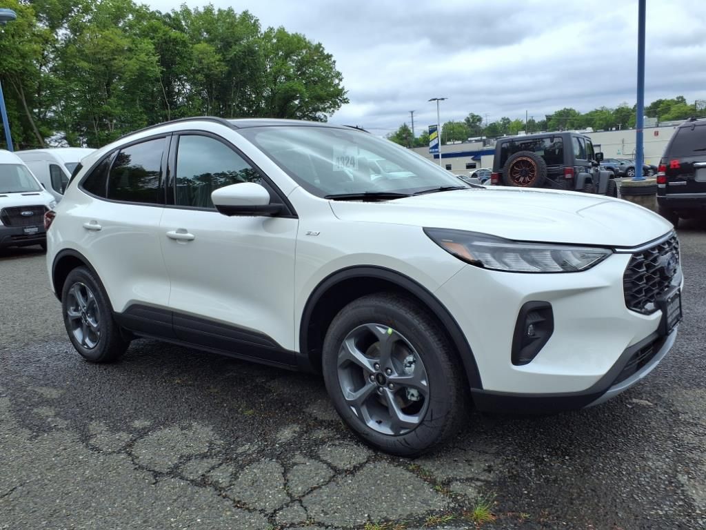 2025 Ford Escape Hybrid ST-Line Select AWD