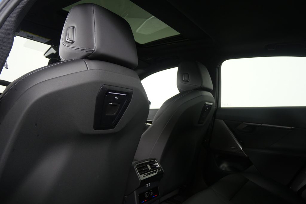 Thumbnail: 2026 BMW 5 Series - 16