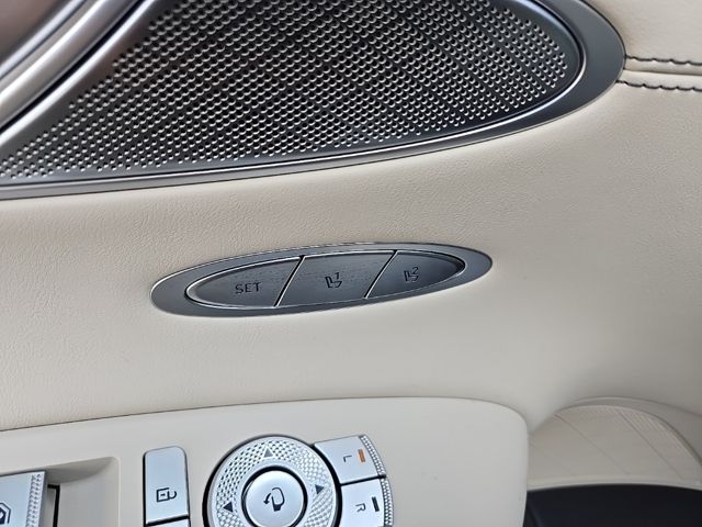 2025 Genesis GV70  22