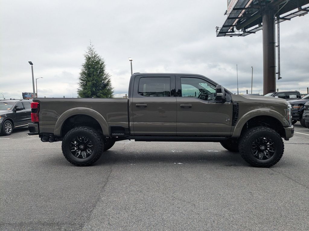 2026 Ford F-250 Super Duty Black Widow