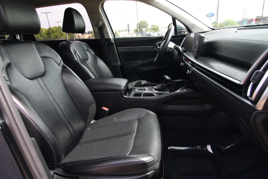 Used 2024 Kia Sorento SUV