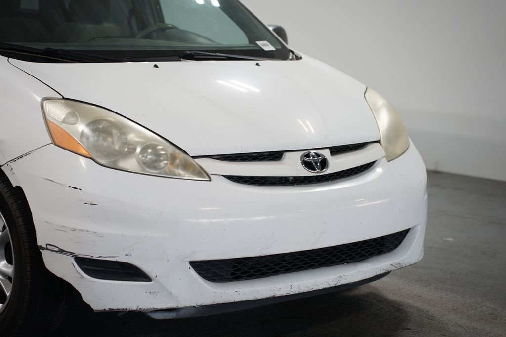 2008 Toyota Sienna LE 4