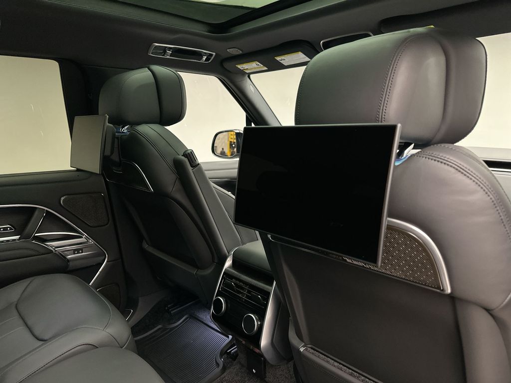 Thumbnail: 2025 Land Rover Range Rover - 20