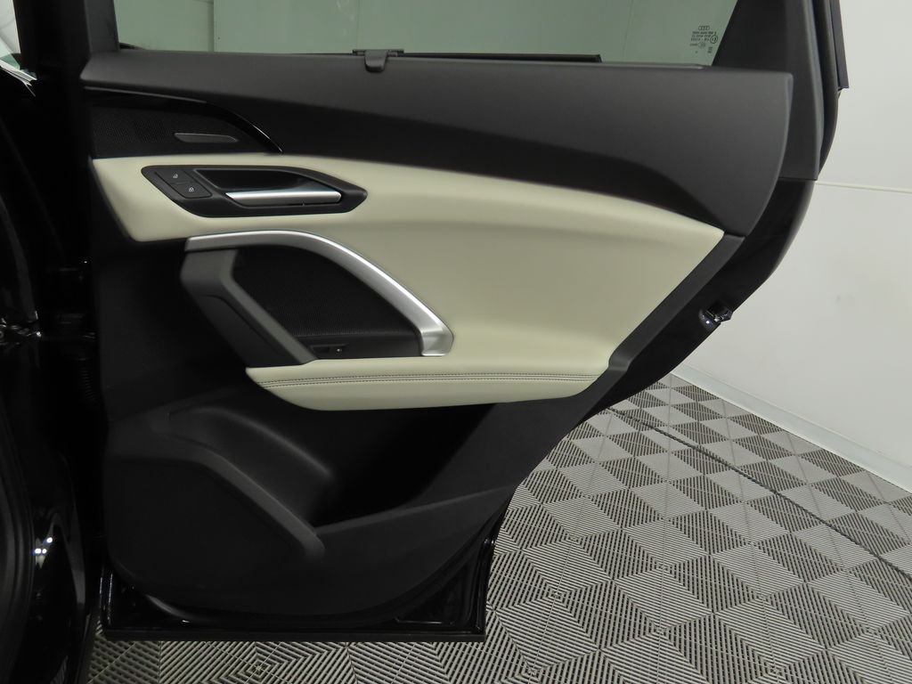Thumbnail: 2025 Audi Q5 - 29