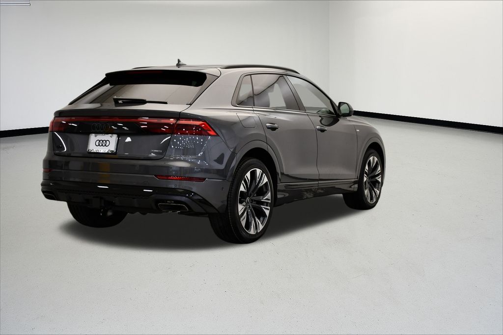 Thumbnail: 2026 Audi Q8 - 5
