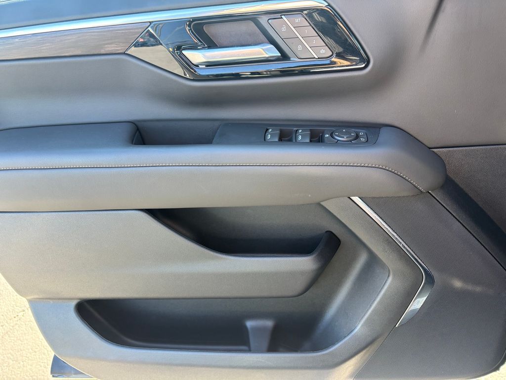 Used Car 2025 Chevrolet Suburban  Z71 For Sale Under $80,000 In Austin, Texas