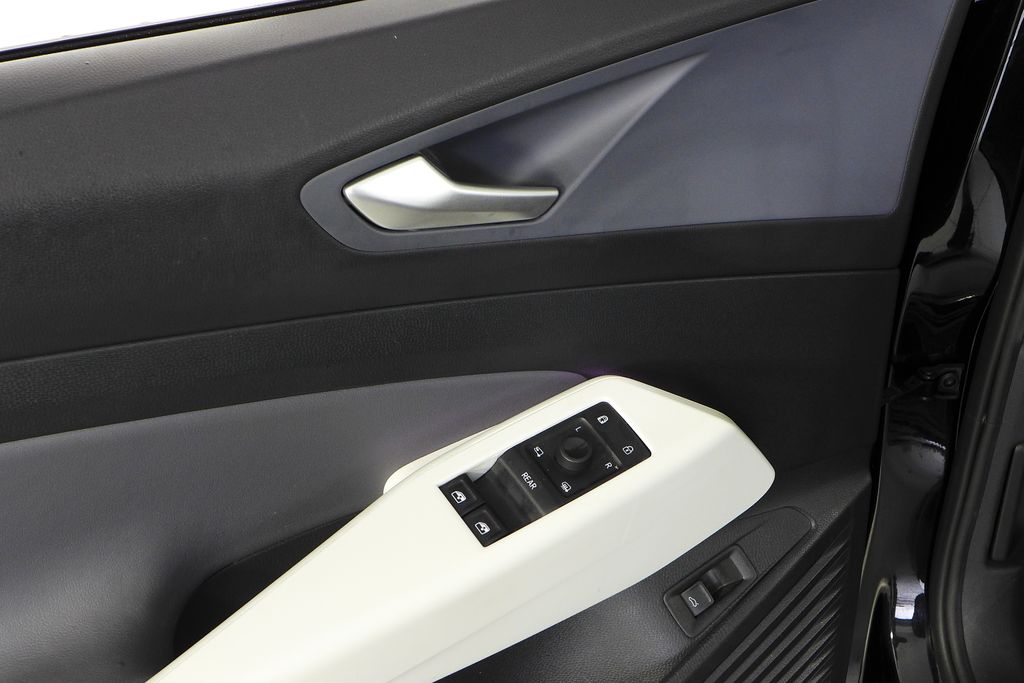 Thumbnail: 2021 Volkswagen ID.4 - 10