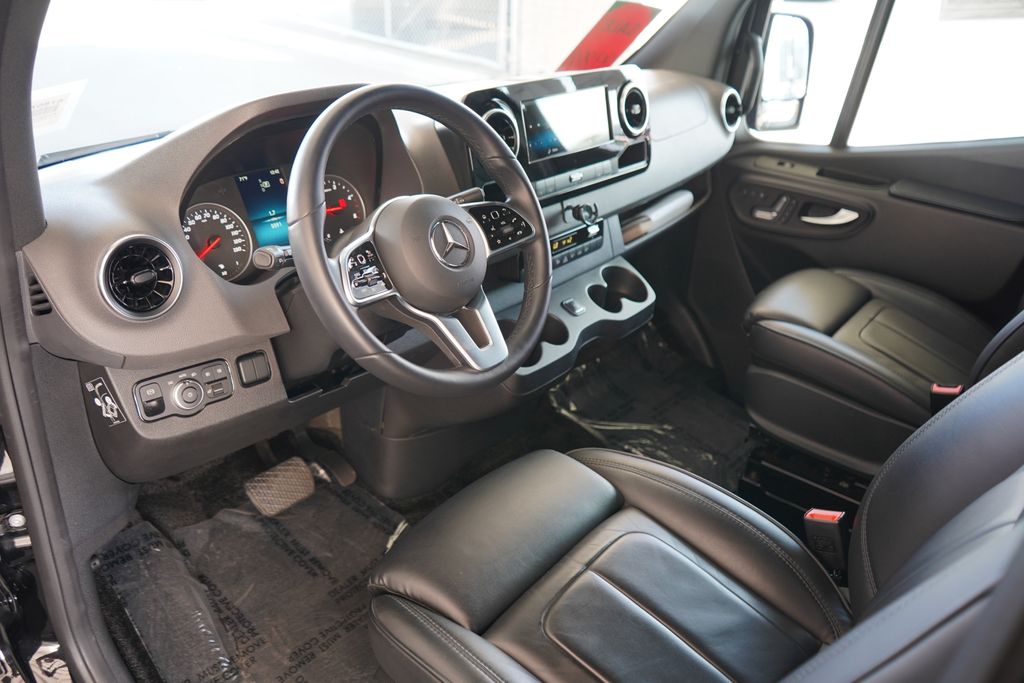 Thumbnail: 2022 Mercedes-Benz Sprinter - 25